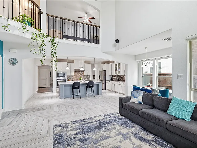 5000 Cyndur Dr — Photo 9