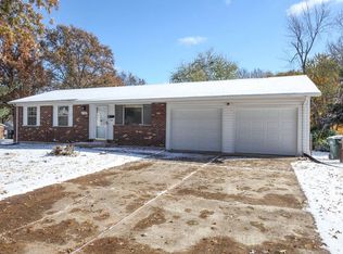 7438 Tannoia Dr, Hazelwood, MO 63042