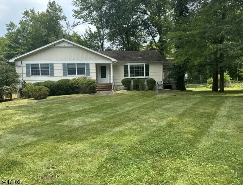 4 Sage Dr