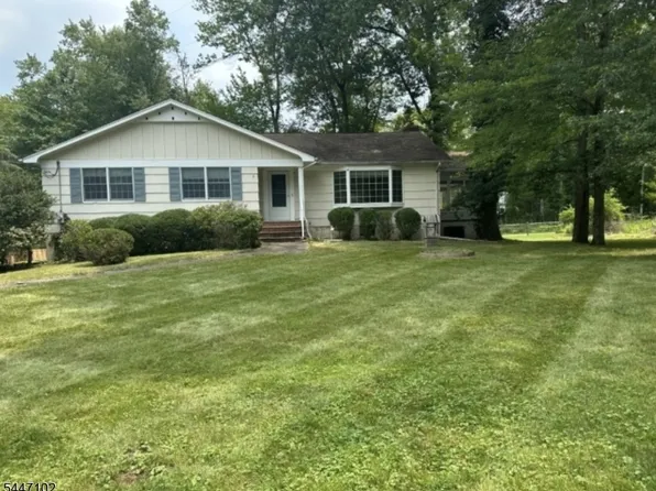 4 Sage Dr, Warren, NJ 07059