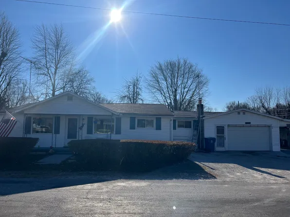 704 S Penn St, Fairmount, IN 46928