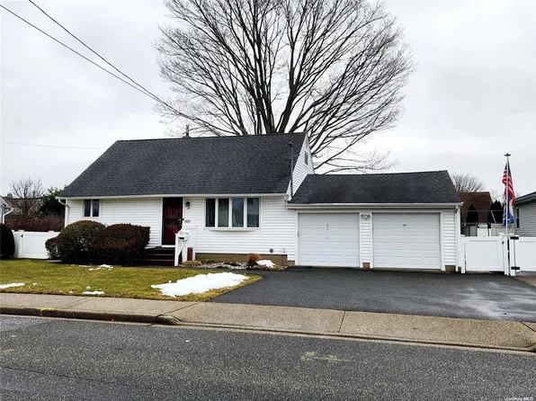 69 Miller Road, Hicksville, NY 11801