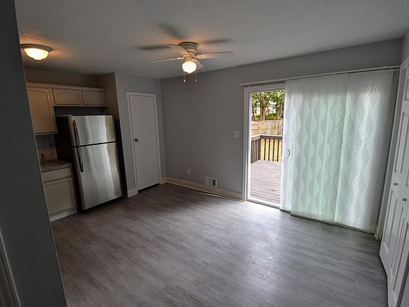 3rd image of 1285 S Lea Ct SE APT A
