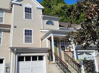 29 Rainier Ct, Hackettstown, NJ 07840
