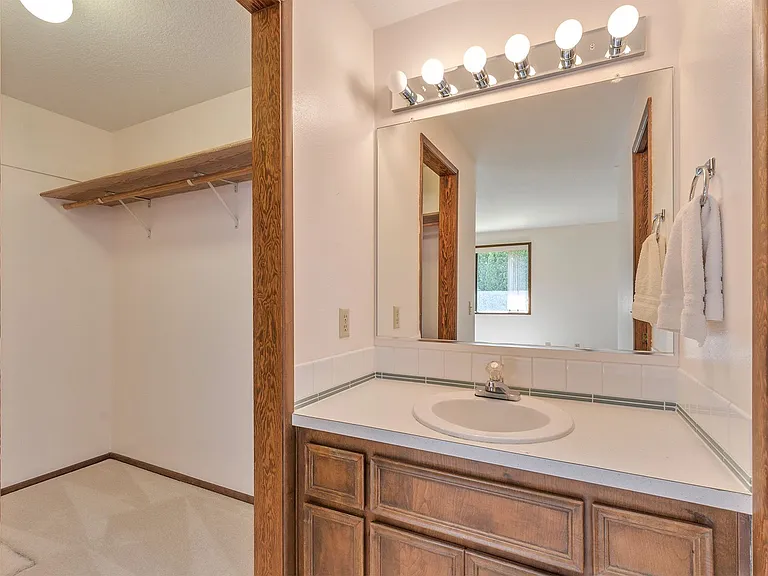 6540 SW 204th Pl — Photo 17