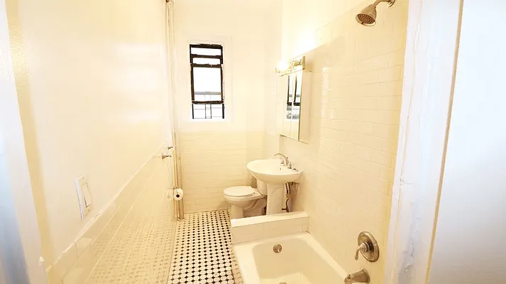 Rented by Alma Realty Corp. | media 6