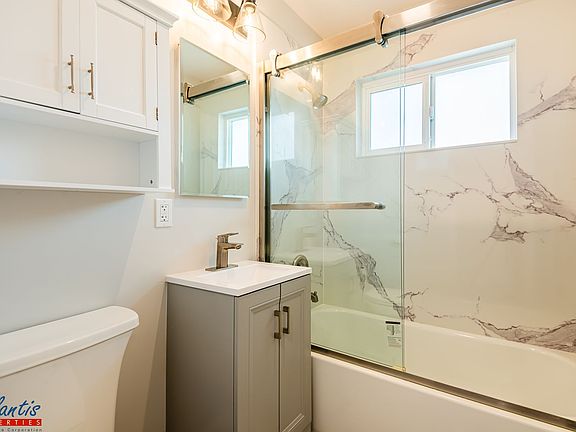 3rd image of 283 E Reed St #14