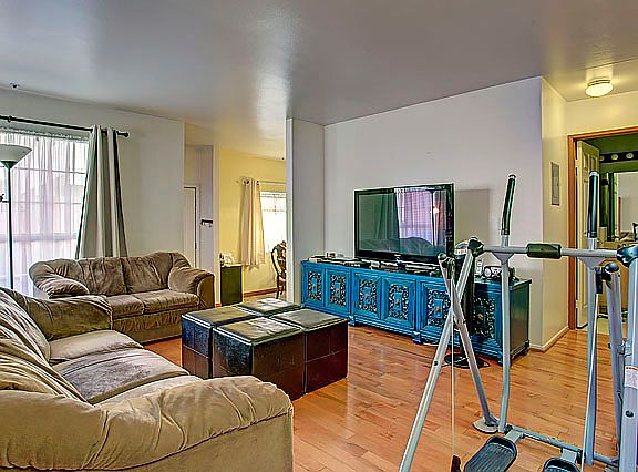 4th image of 613 E Magnolia Blvd APT 110