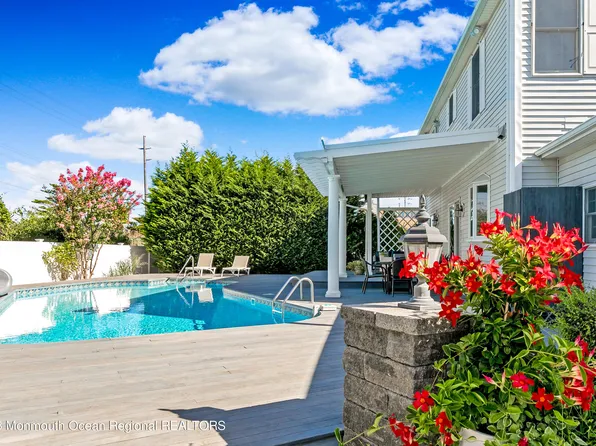 101 Highway 35 S, Mantoloking, NJ 08738