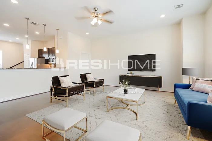 2326 Saint Emanuel St — Photo 4