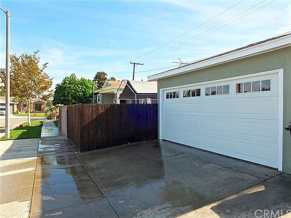 3rd image of 3943 Conquista Ave
