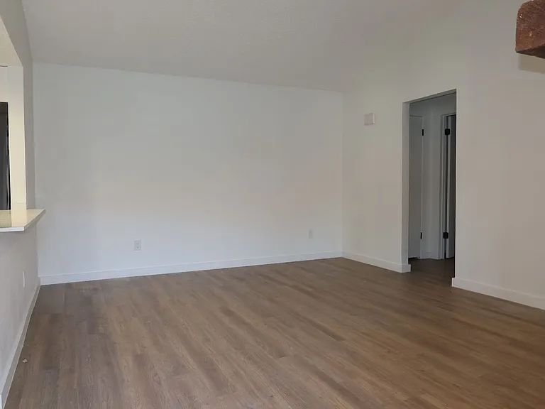 9607 Aberdeen Way #B — Photo 4
