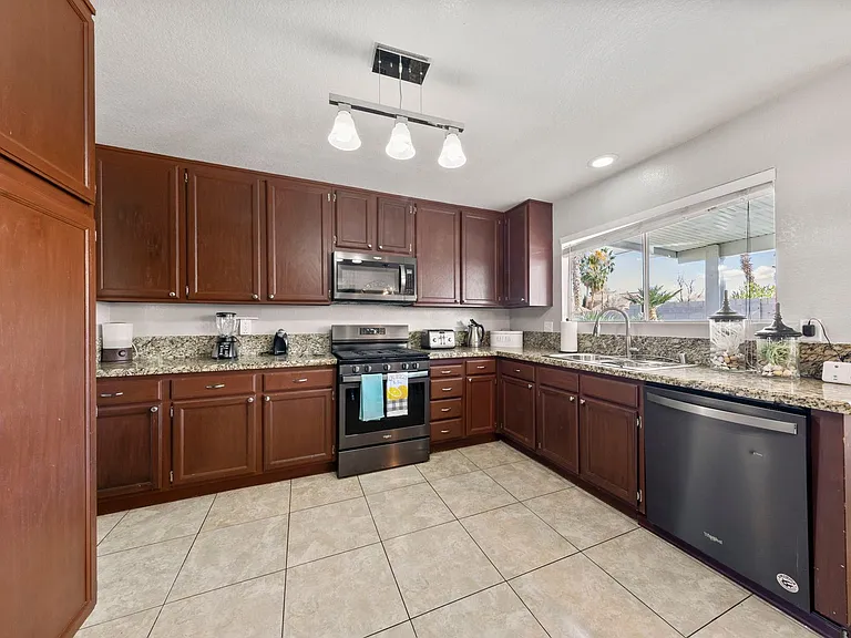 449 Rutherford Cir — Photo 17