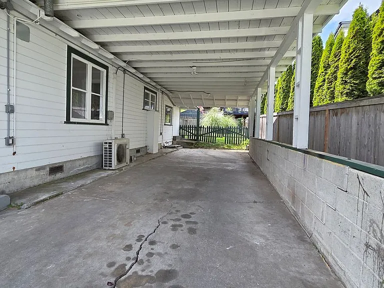 2196 Spring St E — Photo 4