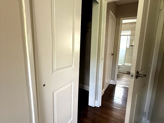 4th image of 501 Rahway Ave #14A