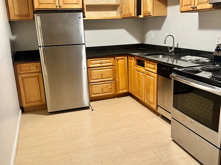 457-461 Whalley Ave #409 — Photo 4