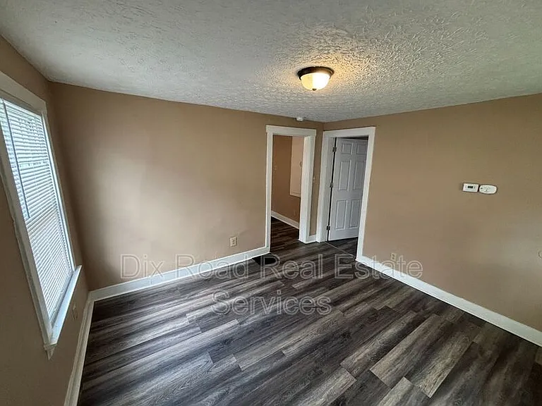 1211 Franklin St — Photo 7