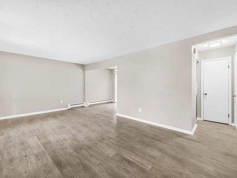 298 Mentor Ave — Photo 4