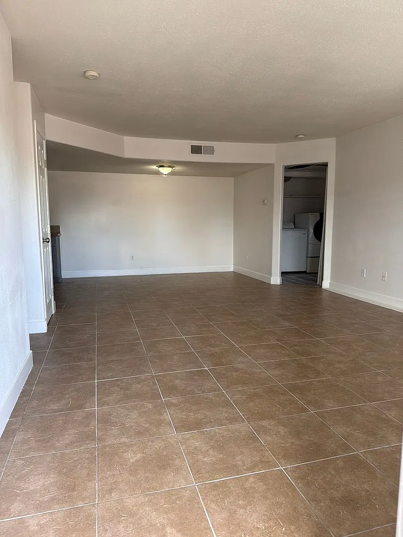 Newly Renovated Ground-Floor Gem | 2 Bed, 2 Bath with Pool Access — Photo 3