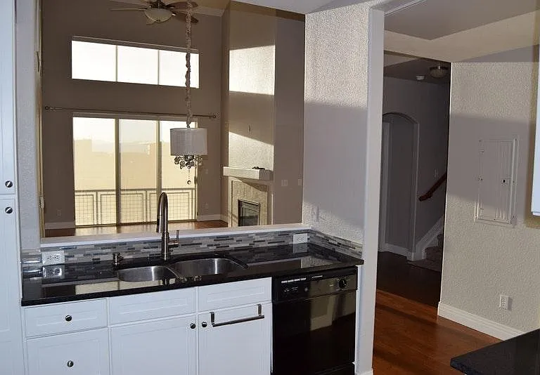 9079 E Panorama Cir — Photo 5