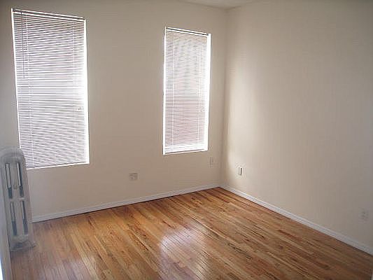3rd image of 2368 26th St #2R