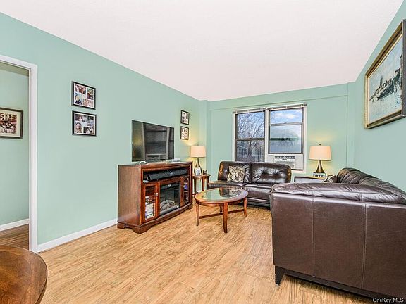 3rd image of 180 Pearsall Dr APT 1H