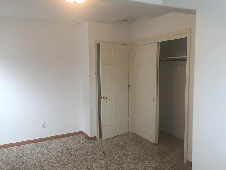 1292 Clearsprings Dr — Photo 6