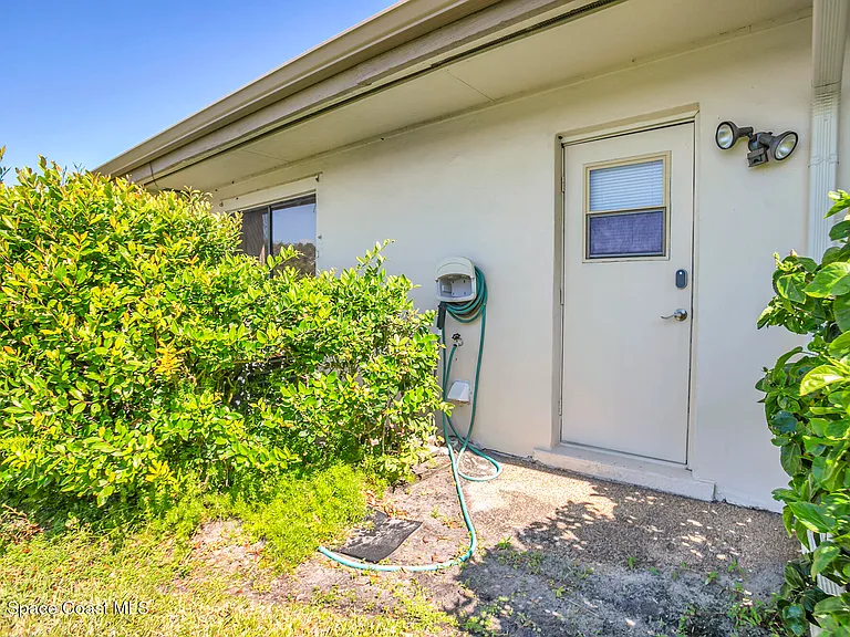 216 Country Club Dr — Photo 50