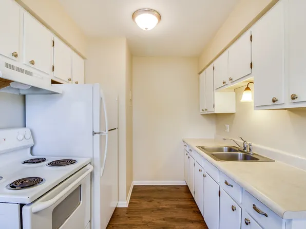 Shiawassee Apartments LLC (723 W Shiawassee, LLC), 723 W Shiawassee St #2B-1Ba, Lansing, MI 48915