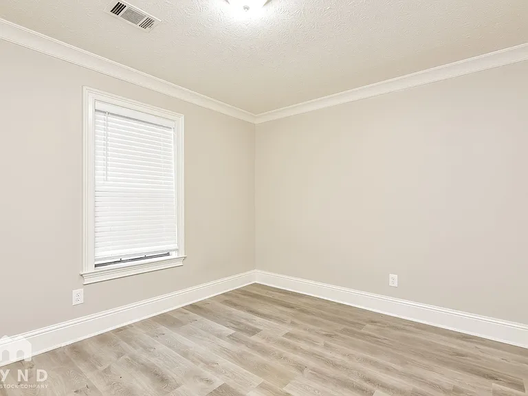 151 Adrian Dr — Photo 10