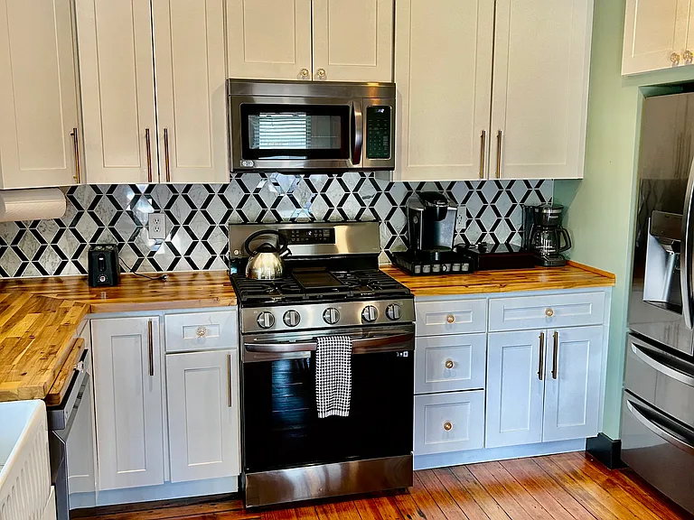 933 Main St #1 — Photo 8
