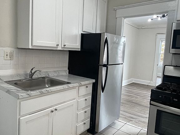 3rd image of 14 Hilliard Ave APT 5