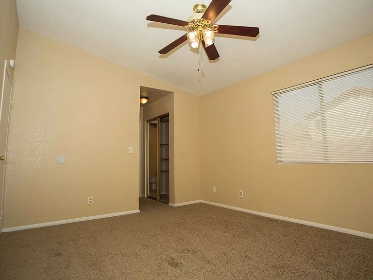 3926 Lincoln Rd — Photo 10