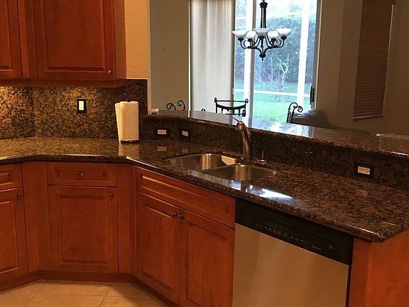 4th image of 431 NW Cool Water Ct