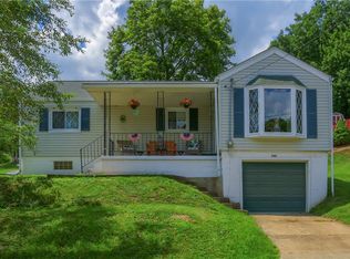 700 Smiley St, Ellwood City, PA 16117