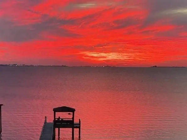 9184 Wigneil St, Suffolk, VA 23433