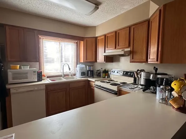 715 S 38th St, Omaha, NE 68105