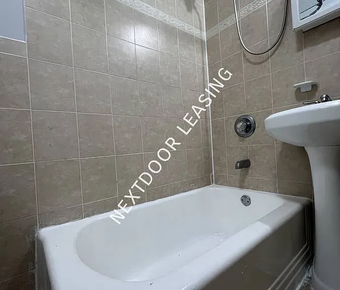 187 Avenue E #5M — Photo 2