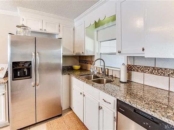 5th image of 5208 Candlewood Dr