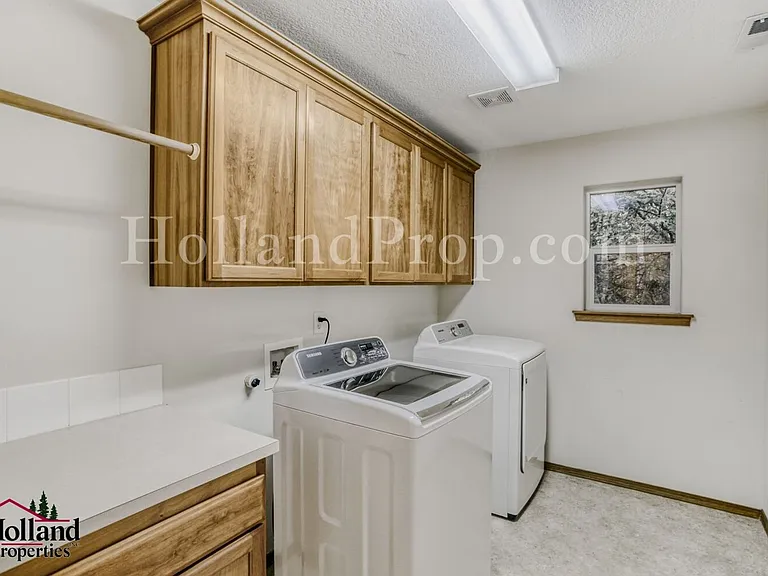 12712 SW Rocky Mountain Ct — Photo 23