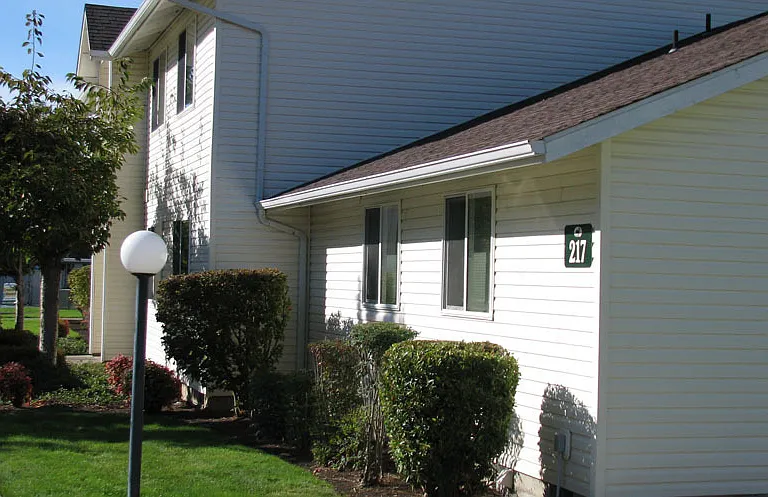 020-Creekside Apartments — Photo 11