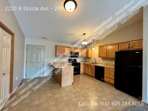 2220 N Devon Ave #205