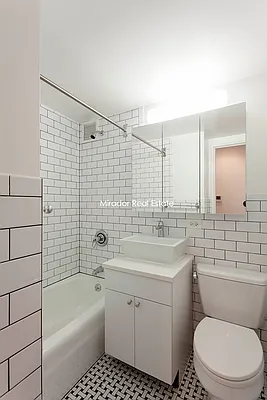 Rented by Mirador Real Estate | media 20