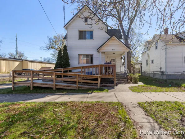 1722 Elizabeth Ave NW, Grand Rapids, MI 49504