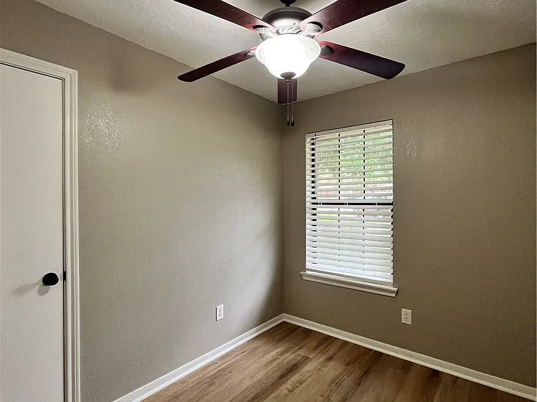 4005 Windswept Dr — Photo 12