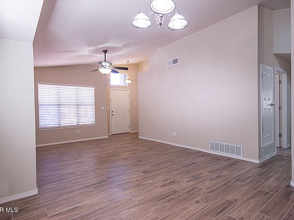 5th image of 476 Southshore Pl