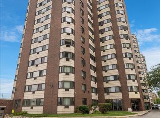 7337 S South Shore Dr APT 307, Chicago, IL 60649