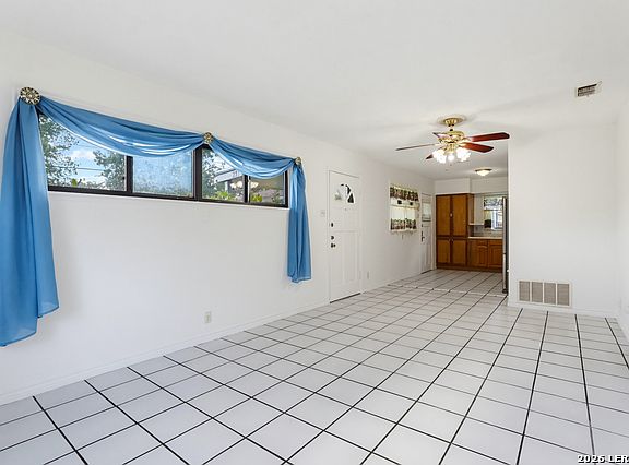 5th image of 271 Wayside Dr