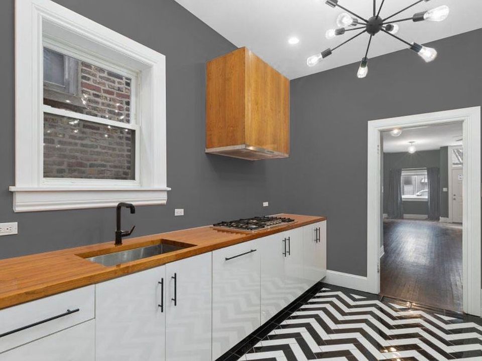 1st image of 1307 W F St APT 11