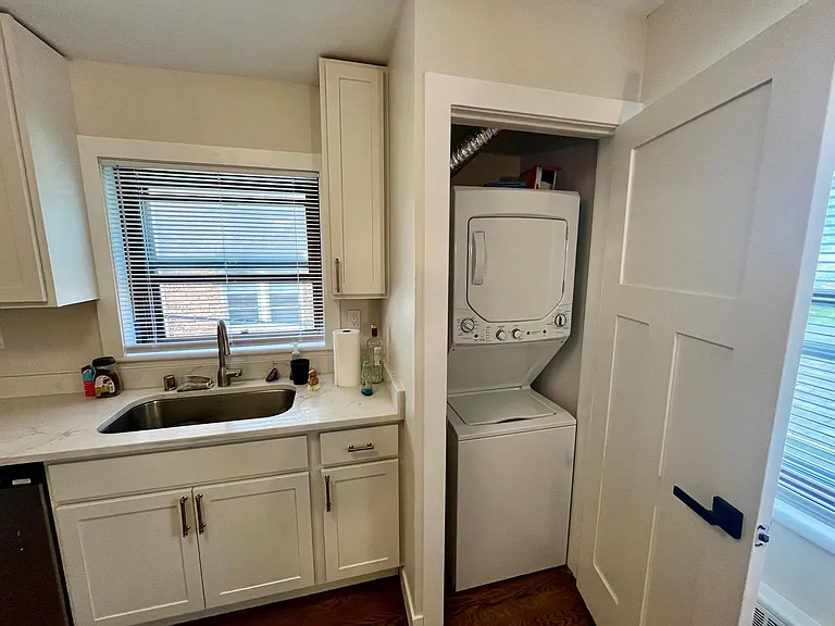 2600 E Kenwood Blvd — Photo 19